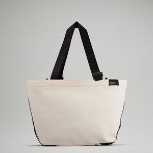 lululemon Clean Lines Canvas Tote Bag 22L
